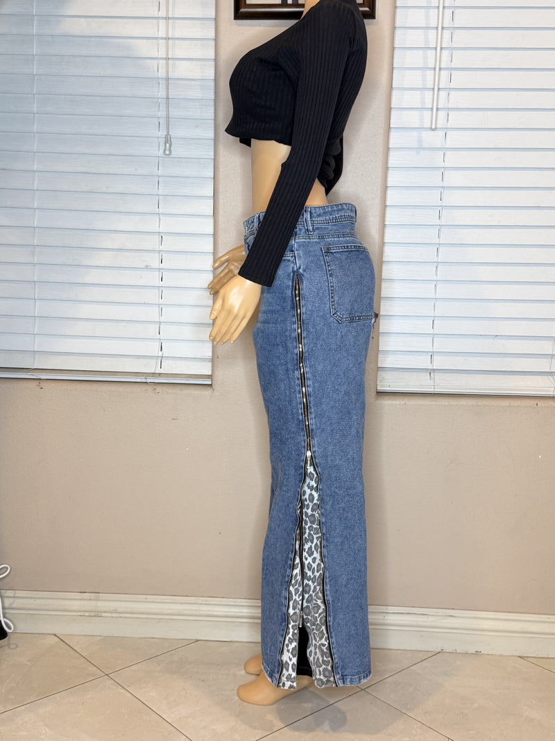 DENIM WIDE JEANS WITH ANIMAL PRINT