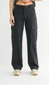 Mid-Rise Wide Leg Cargo Pants