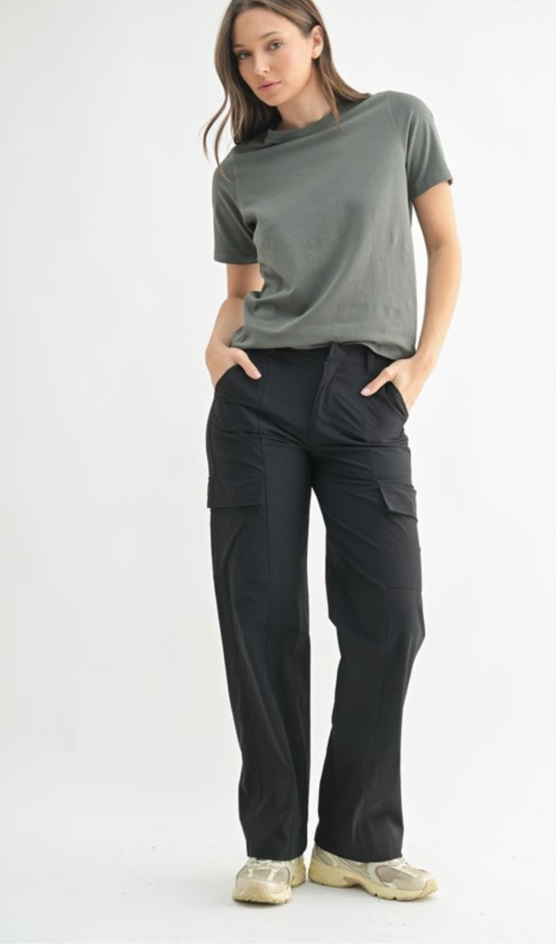 Mid-Rise Wide Leg Cargo Pants