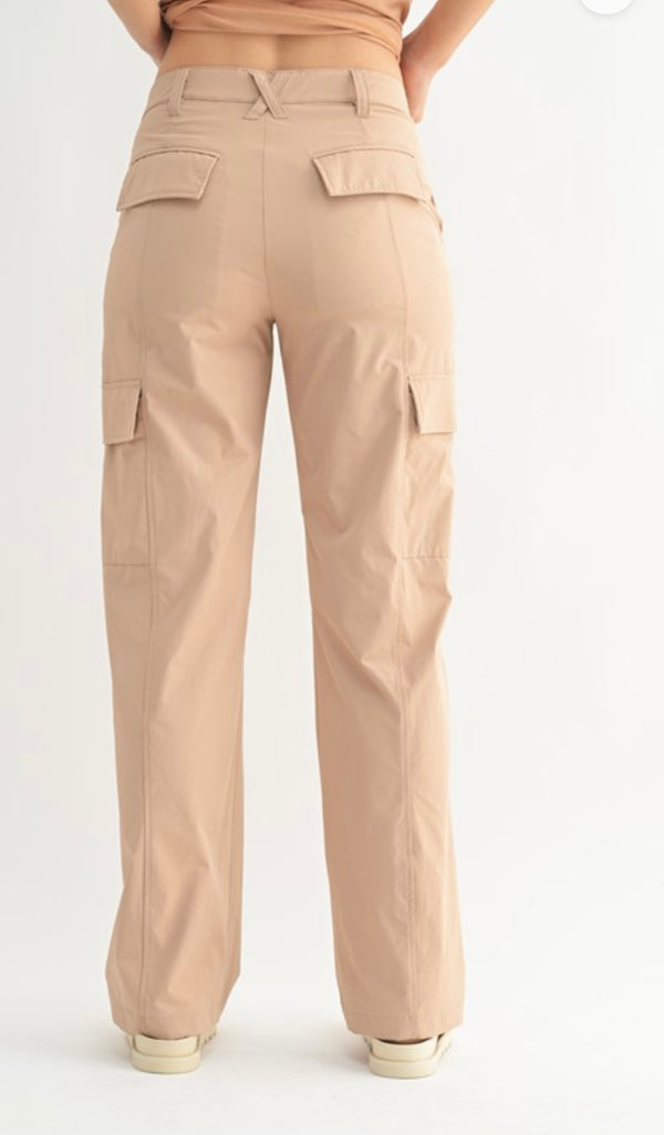 Mid-Rise Wide Leg Cargo Pants