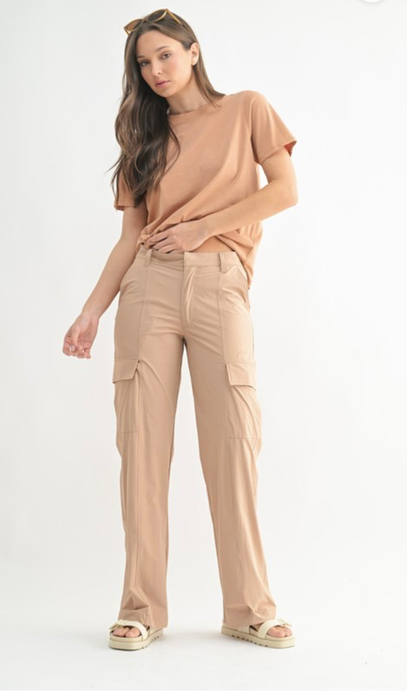 Mid-Rise Wide Leg Cargo Pants